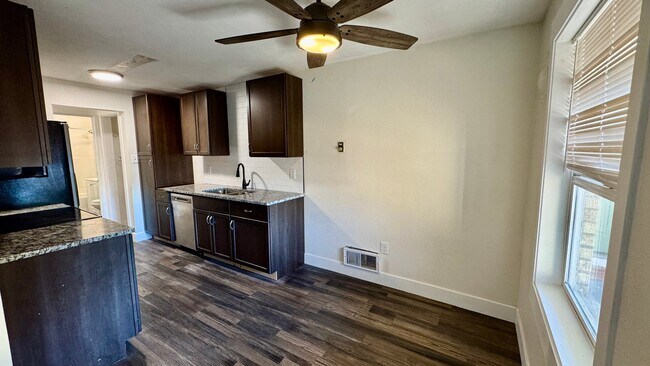Foto del edificio - 505 Linden Dr