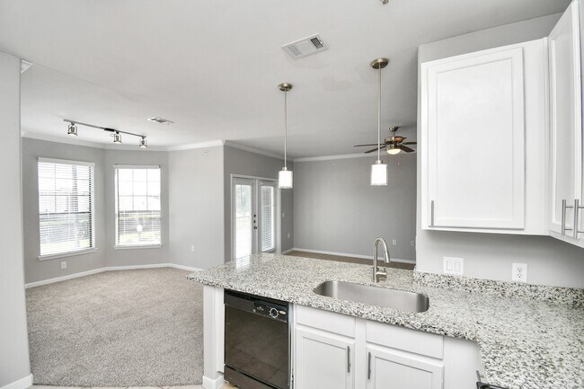 Foto del edificio - 6777 Sommerall Dr