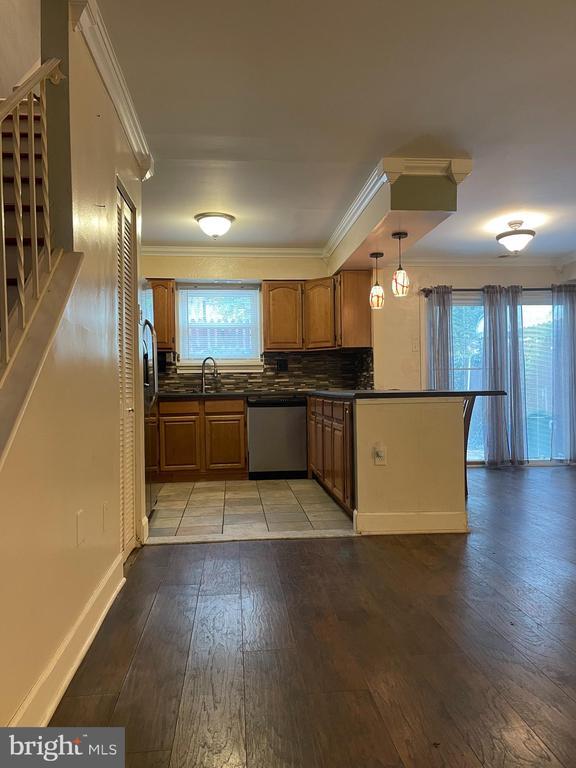 Building Photo - 1136 Fox Run