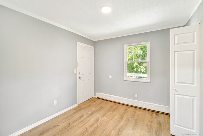 Foto del edificio - 65 Angel Dr