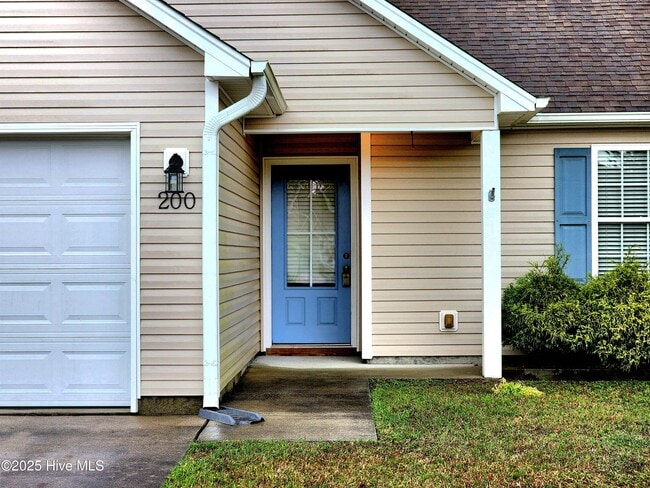 Building Photo - 200 Pine Hollow Rd