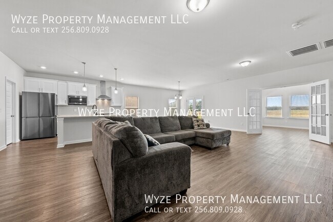 Building Photo - 283 Shubert Dr