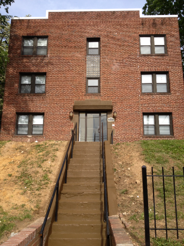 Foto principal - 513 58th St NE