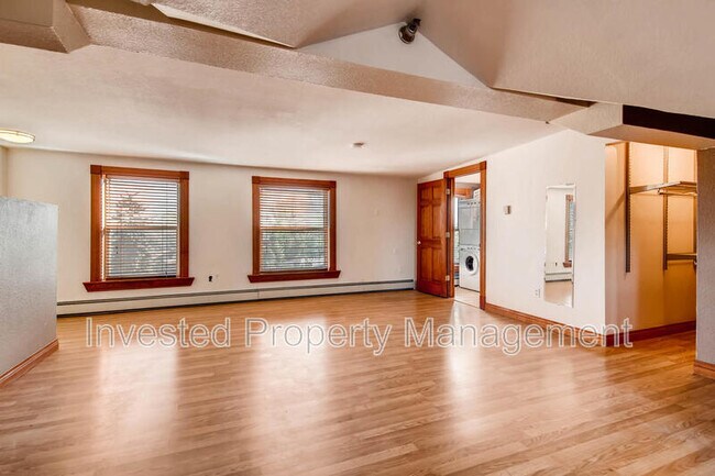 Building Photo - 3249 W Fairview Pl