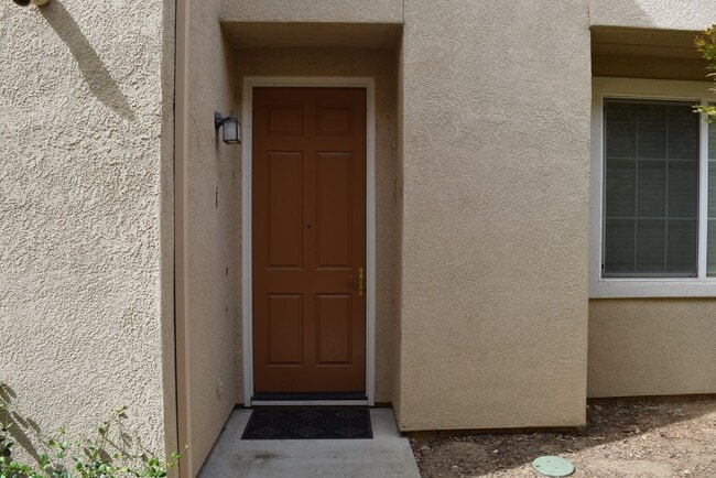 Building Photo - 900 Sierra View Cir