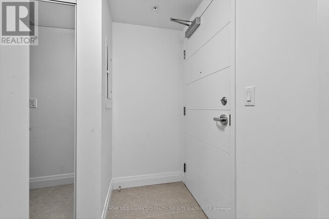 Building Photo - 652 Princess St