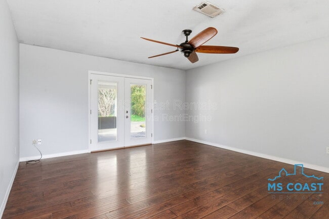 Photo - 208 Charles Ave House