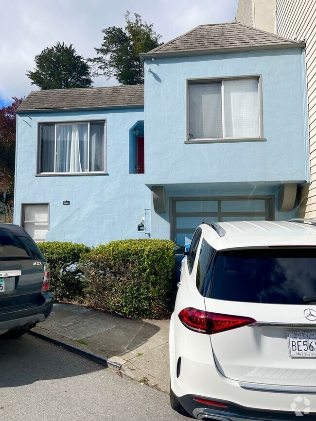 Building Photo - 634 Corbett Ave