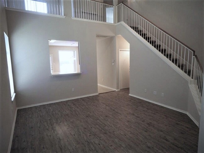 Building Photo - 1705 Honey Creek Ln