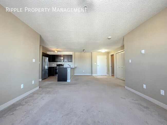 Photo du bâtiment - Modern 2 Beds, 2 Baths Apartment/Condo | 2...