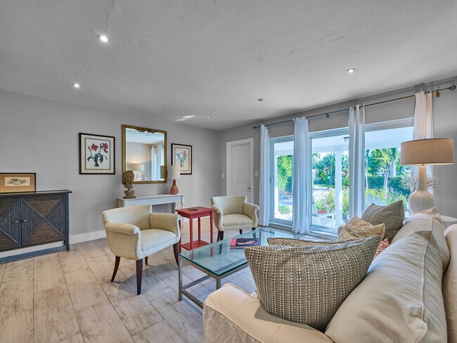 Foto del edificio - 301 NW 3rd Ct