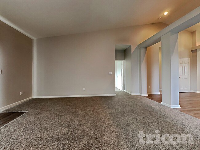 Foto del edificio - 675 Albermarle Dr