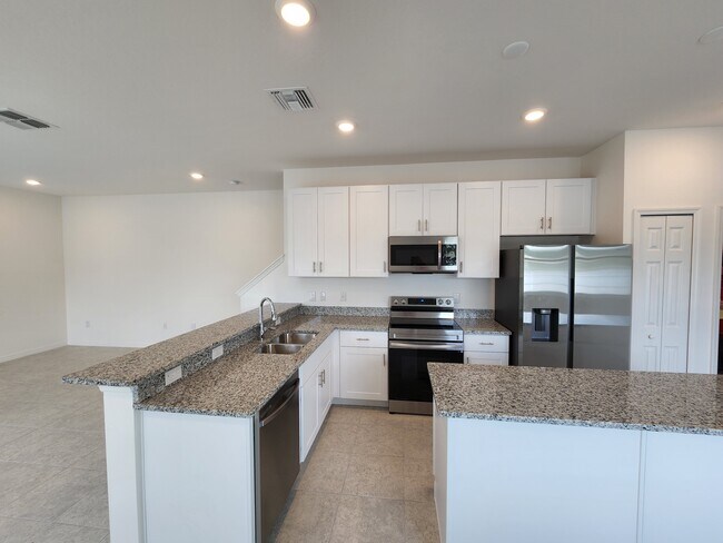Building Photo - 34169 Rogallo Ln