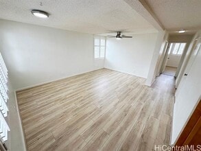 Building Photo - 95-636-636 Hanile St