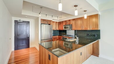 Building Photo - 650 Bellevue Way NE