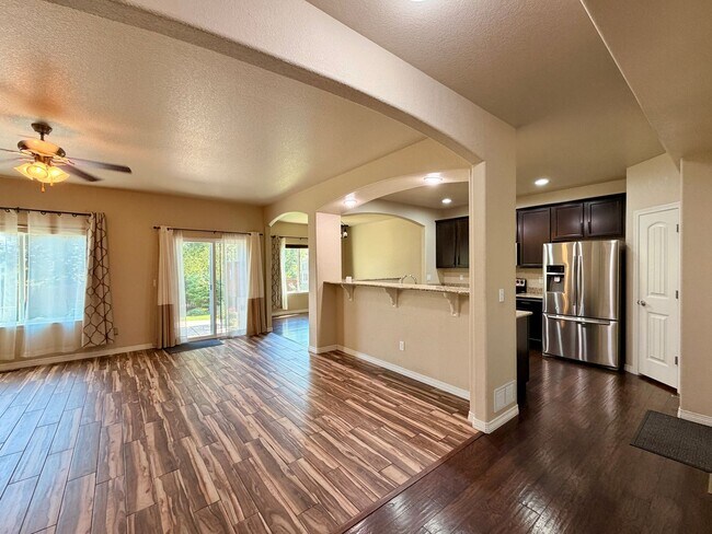 Building Photo - GRAND Liberty Ranch Home | 5 Bedrooms | Finished Basement + Bar | 3-Car Tandem Heated Garage | Pr...