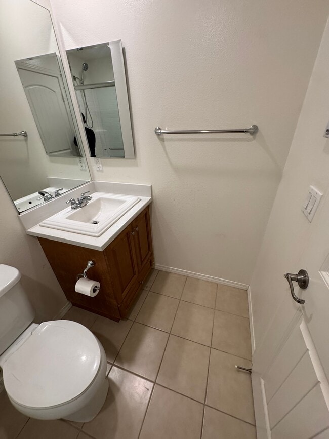 Photo - 14925 Shoreham St (Corona, CA) Apartment