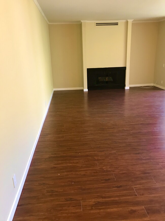 Living Room - 4849 Collwood Blvd