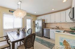 Foto del edificio - 95 Springville Rd