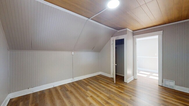 Foto del edificio - 2818 E 119th St