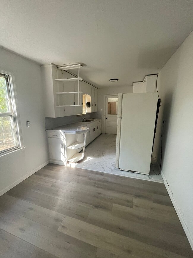 Foto del edificio - 7722 Darnay Dr