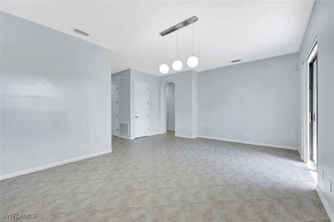 Foto del edificio - 1126 Medan Ct N