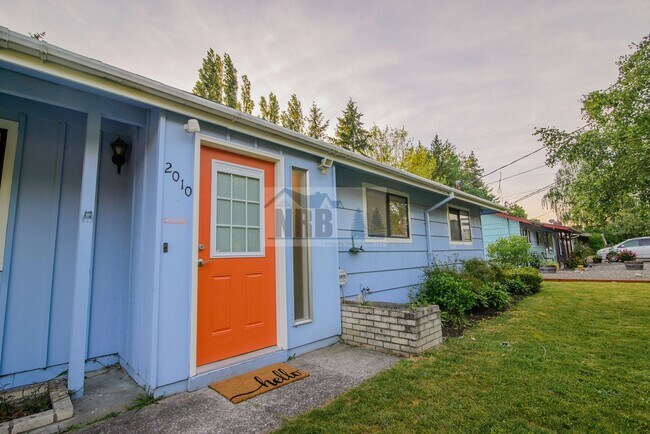 Building Photo - BRAND NEW 5 bed House in UP School District!