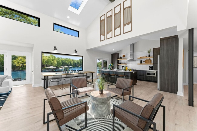 Building Photo - 3837 Fox Run