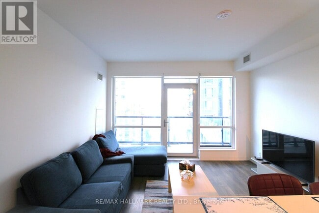 Building Photo - 7950 Bathurst St