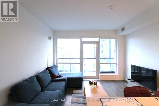 Photo du bâtiment - 7950 Bathurst St