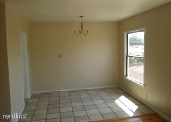 Building Photo - 500 Tomar Dr