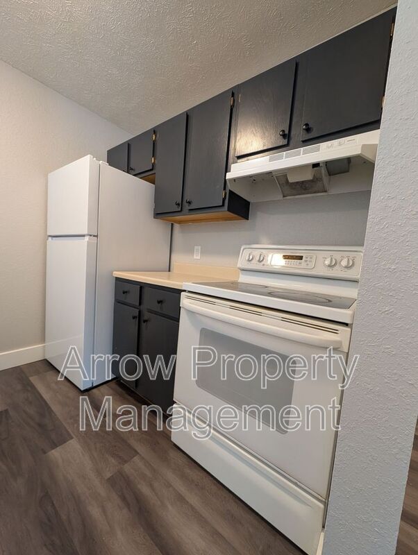 Building Photo - 940 27th St