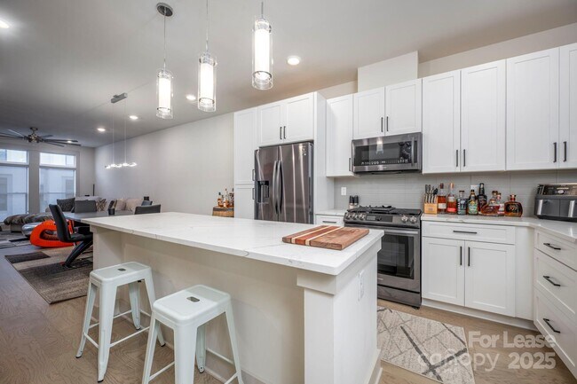 Foto del edificio - 1033 Wesley Terrace Ave