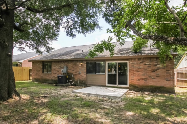 Building Photo - 14118 Edenglen Dr