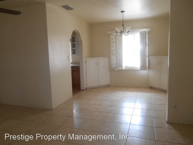 Building Photo - 3 br, 2 bath House - 4426 E. Montecito Street