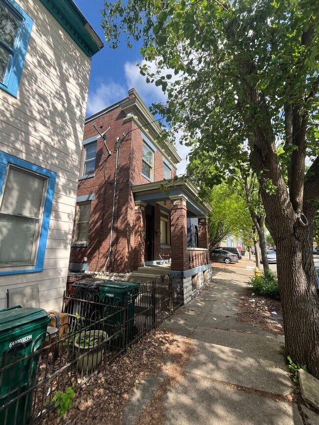 Foto del edificio - 2215 Victor St