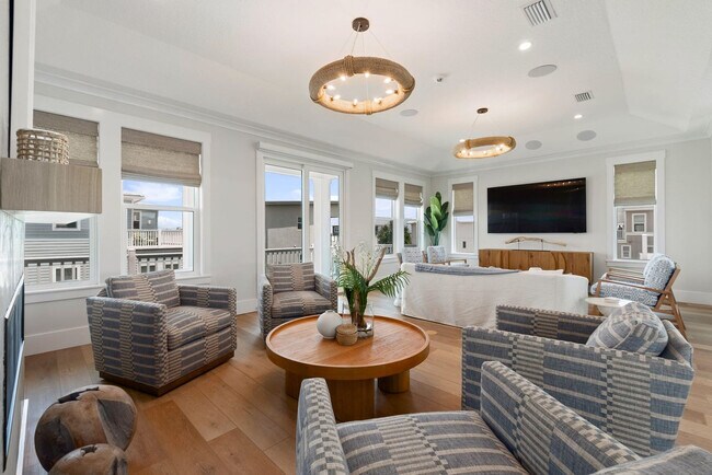 Building Photo - 16 5th St