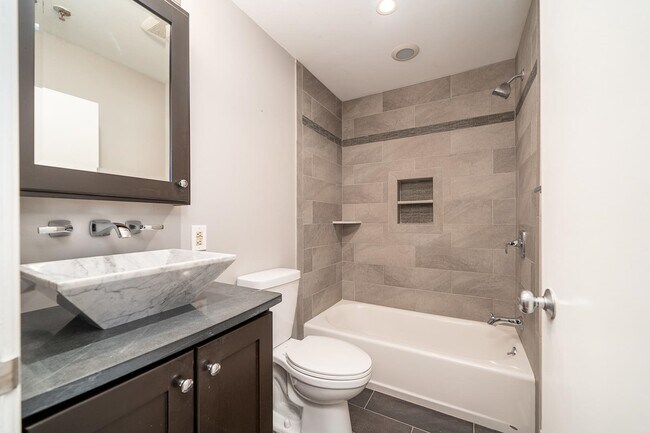 Foto del edificio - 501 Adams St