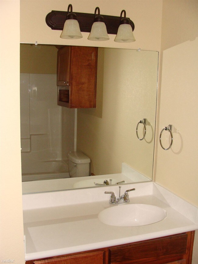 Building Photo - 131 Meadow Park Cir