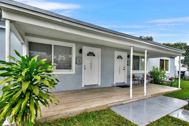 Photo - 1461 NE 131st St (North Miami, FL)