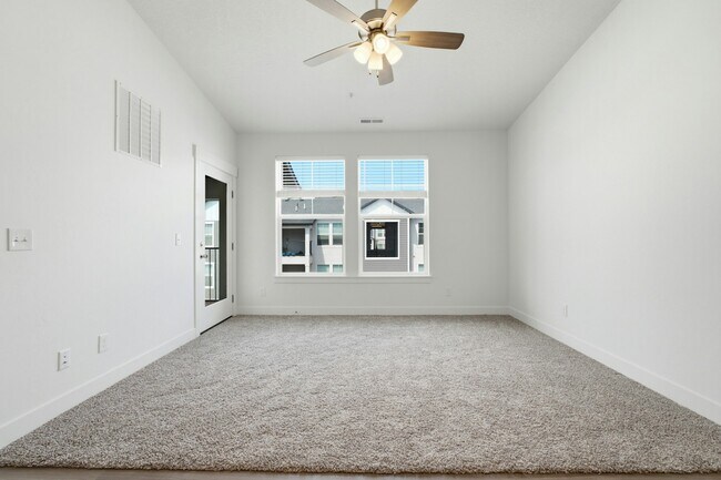 Foto del edificio - 858 Coulsen Dr
