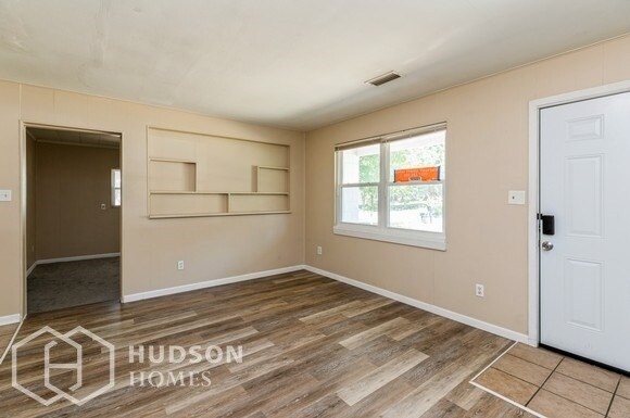 Building Photo - NOW AVAILABLE!  917 Blue Springs Dr, Pensa...
