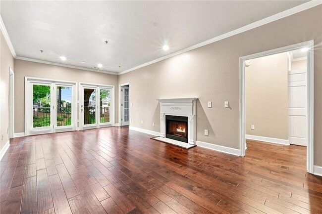 Building Photo - 2865 Lenox Rd NE