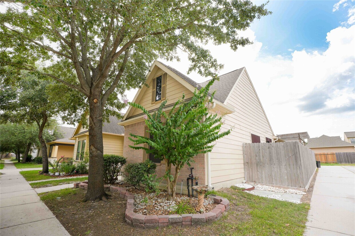 Foto principal - 3619 Standing Rock Dr