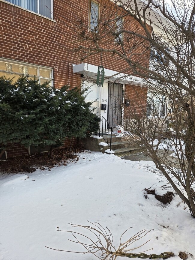 Building Photo - 8649 Niles Center Rd