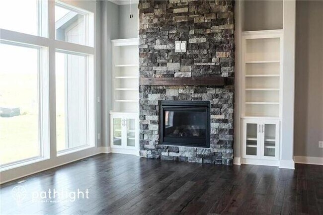 Foto del edificio - 1317 NE Brandywine Rd, Lee's Summit, MO, 6...