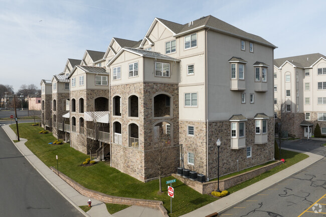 Foto del edificio - Parkview Drive Condominiums