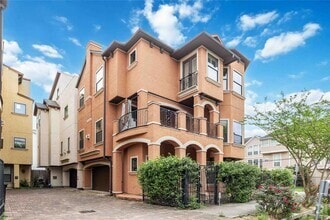 Building Photo - 910 Snover St