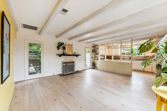 Foto del edificio - 1161 High Rd