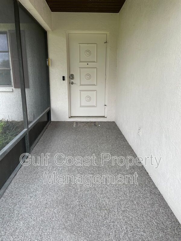 Foto del edificio - 7472 Escondido St